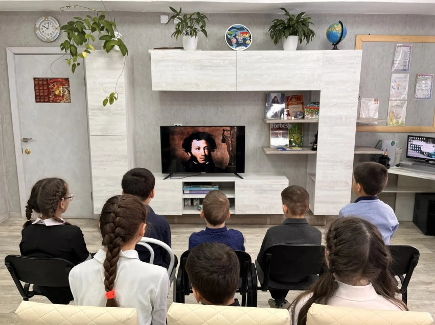  Сретенские волонтёры объяснили детям, почему Пушкин актуален в XXI веке